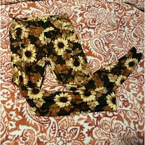 Lularoe Sunflower Leggings OS